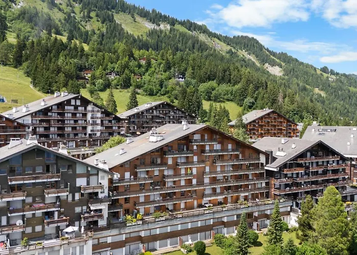 Mars 404-406 Sur La Place Du Village A Avec Vue Sur Les Alpes