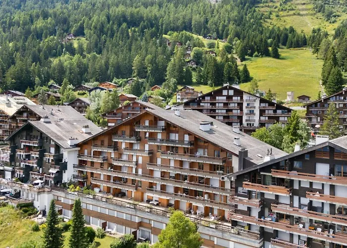 Mars 404-406 Sur La Place Du Village A Avec Vue Sur Les Alpes