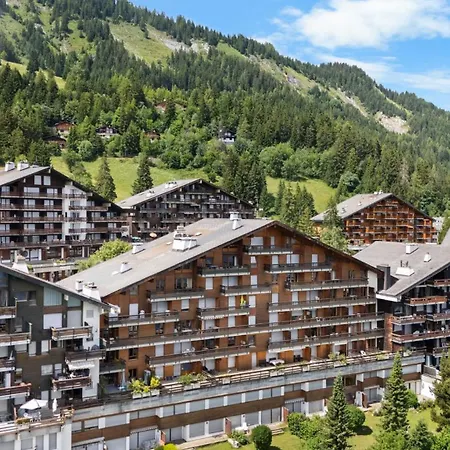 Mars 404-406 Sur La Place Du Village A Avec Vue Sur Les Alpes